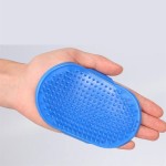 Rubber glove, for brushing pets, blue color